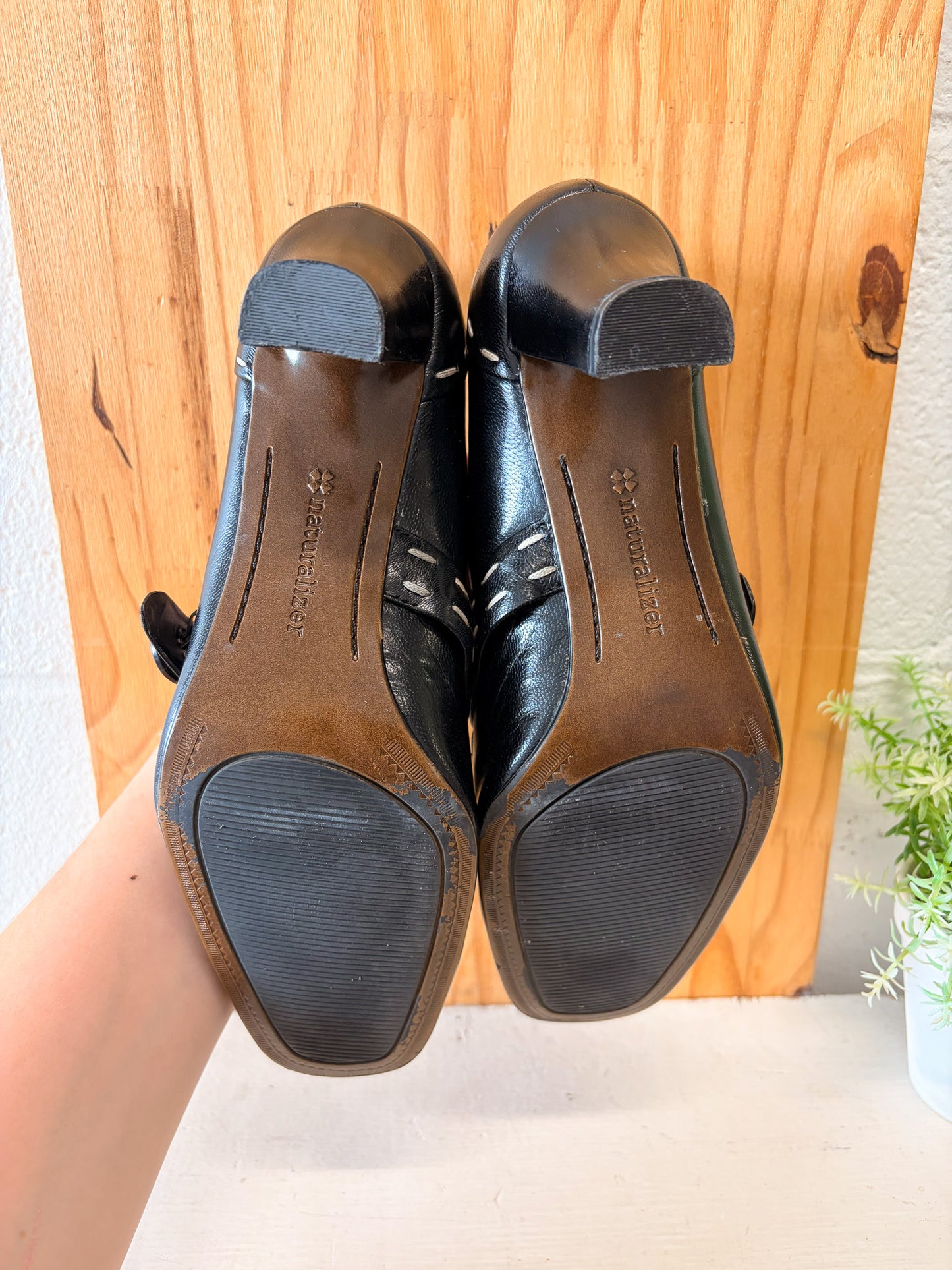 Black & White Stitched Pumps : Size 8
