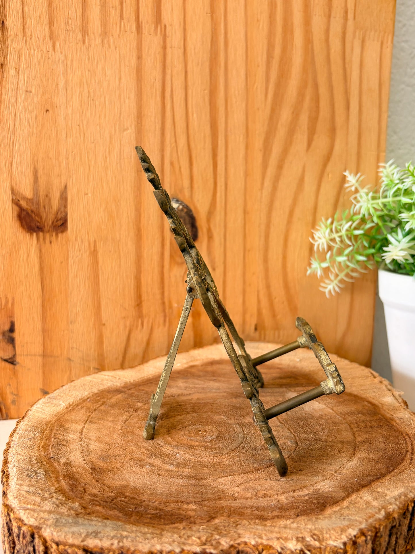 Little Ornate Metal Table Top Easel