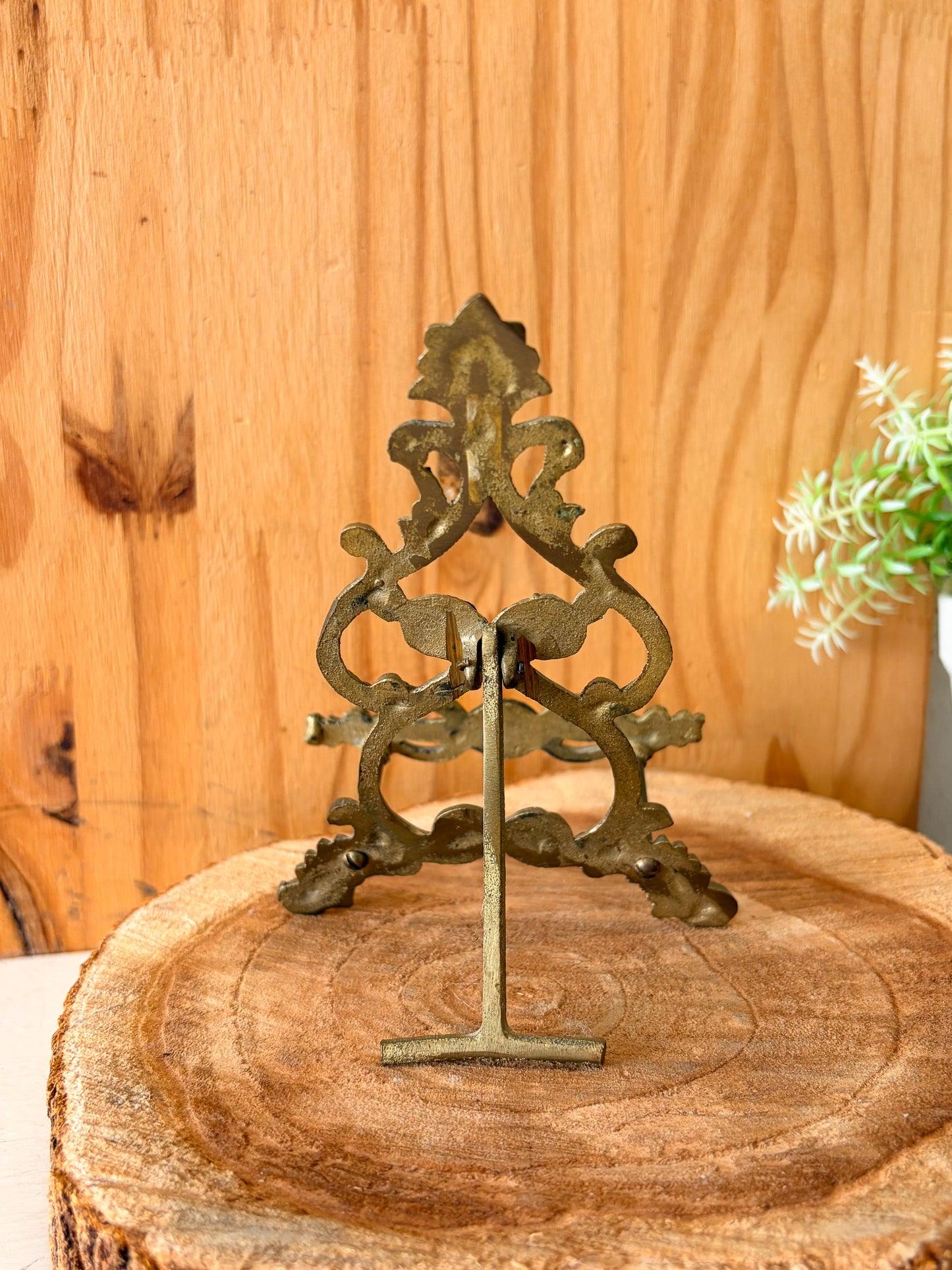 Little Ornate Metal Table Top Easel