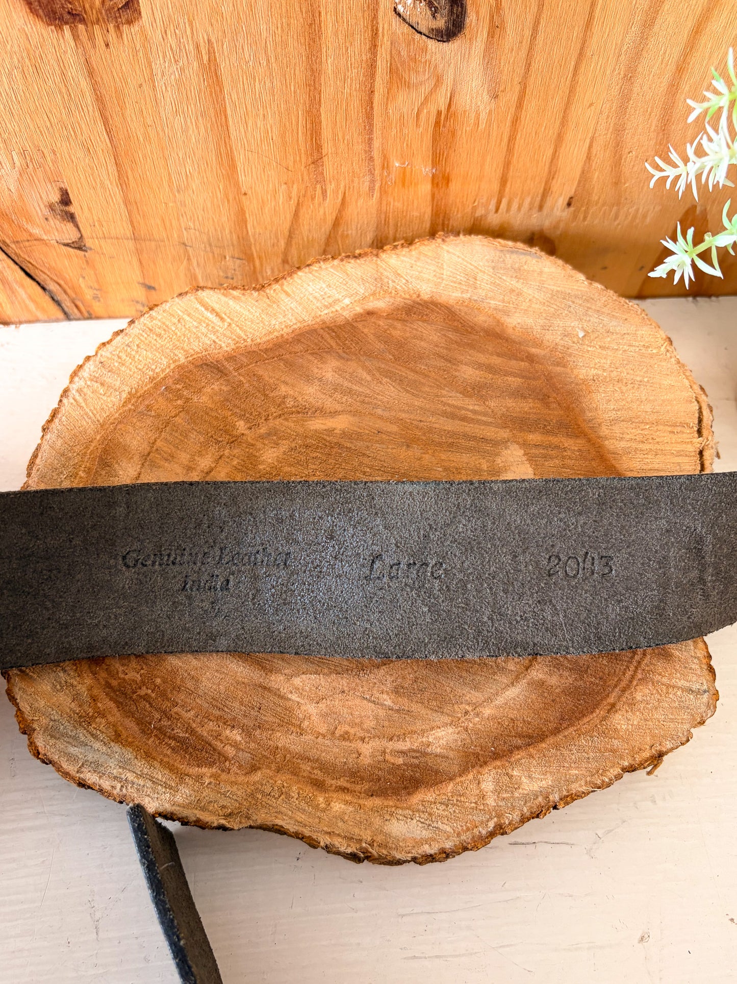Floral Etched Leather Belt : L
