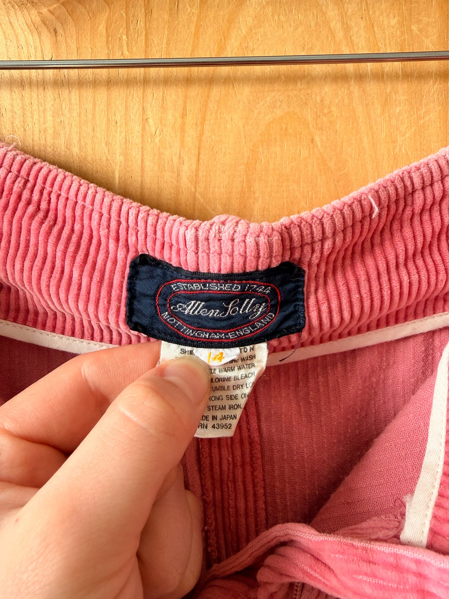 Vtg Pink Corduroy Skirt : 32"W