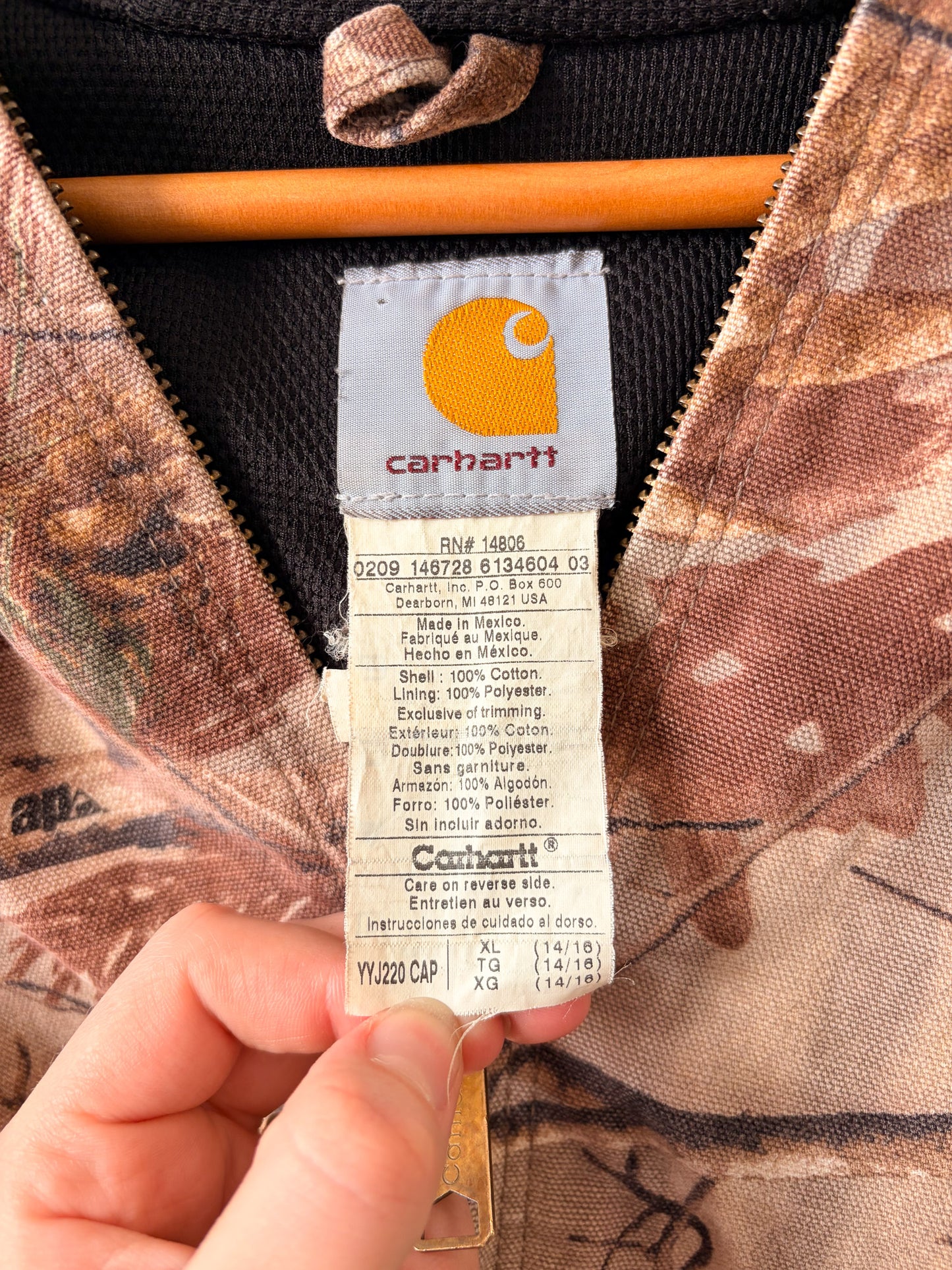 Camo Carhartt Jacket : Youth XL