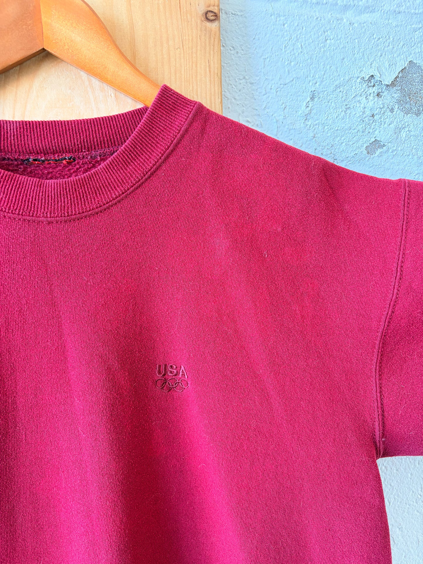 Red Olympic Cut Off Crew : L (As Is)