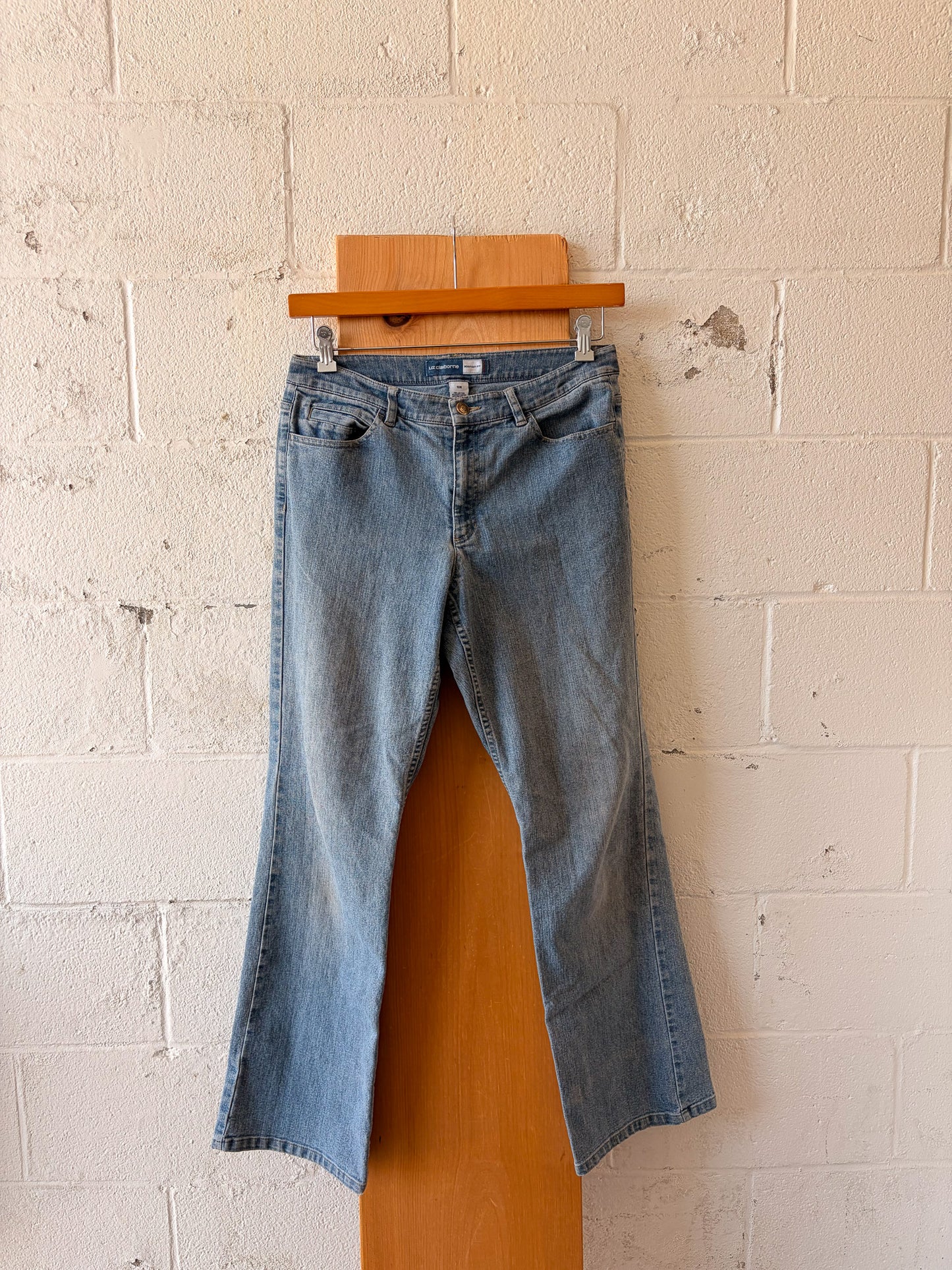 Liz Claiborne Boot Cut Jeans : 31"W