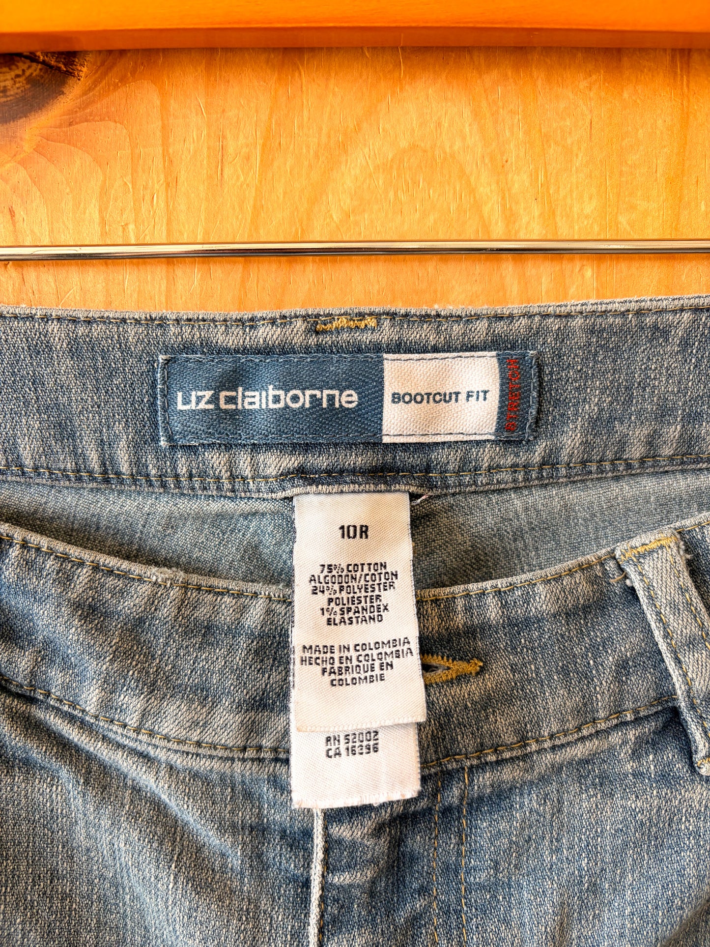 Liz Claiborne Boot Cut Jeans : 31"W