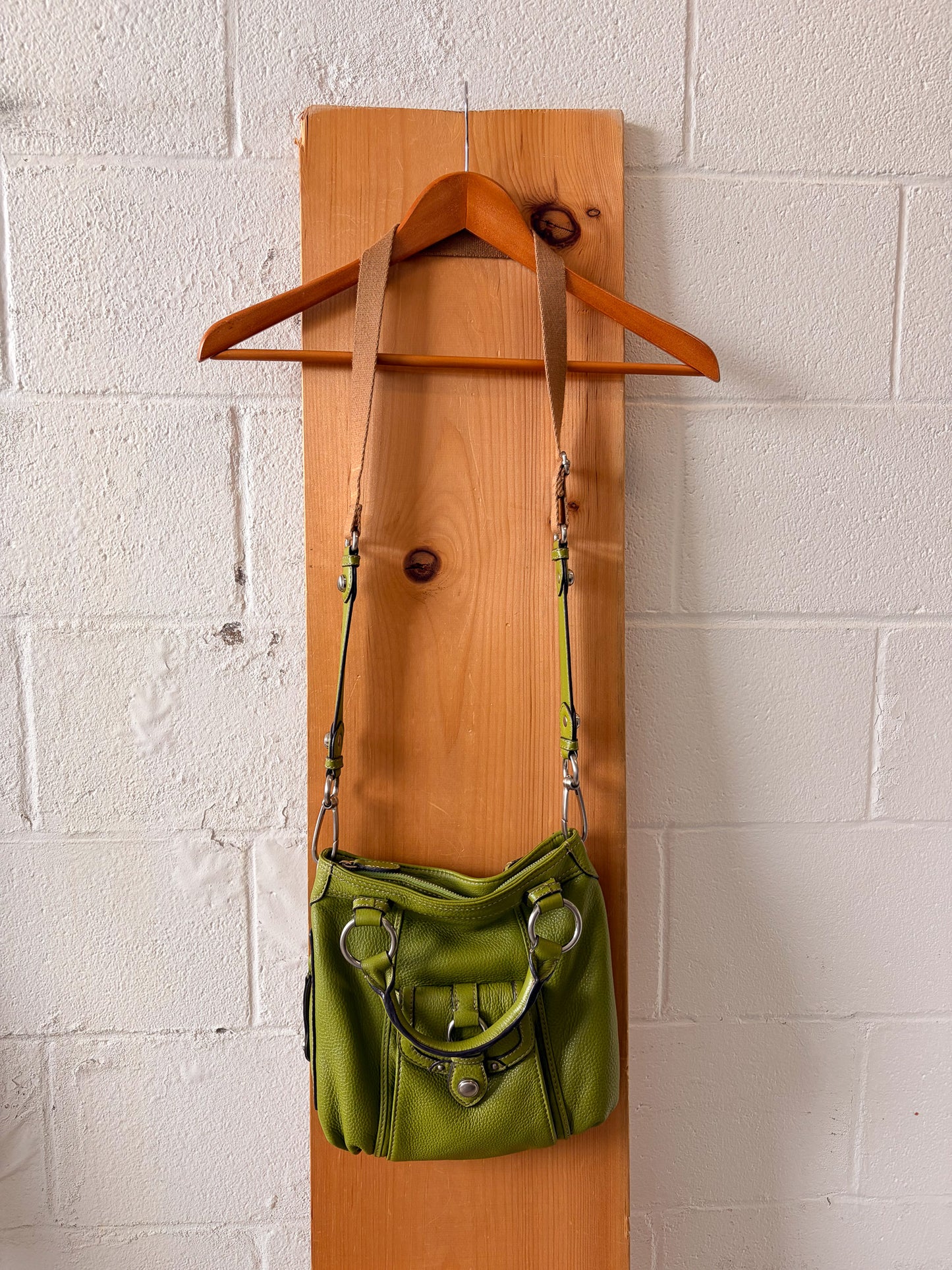 B. Makowsky Green Leather Purse