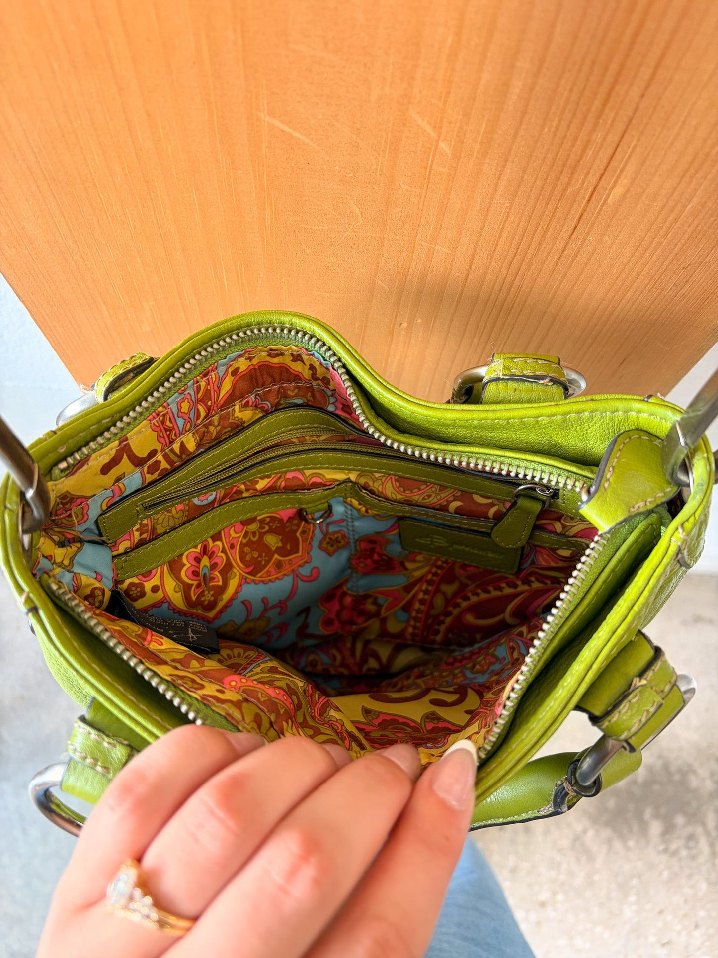 B. Makowsky Green Leather Purse