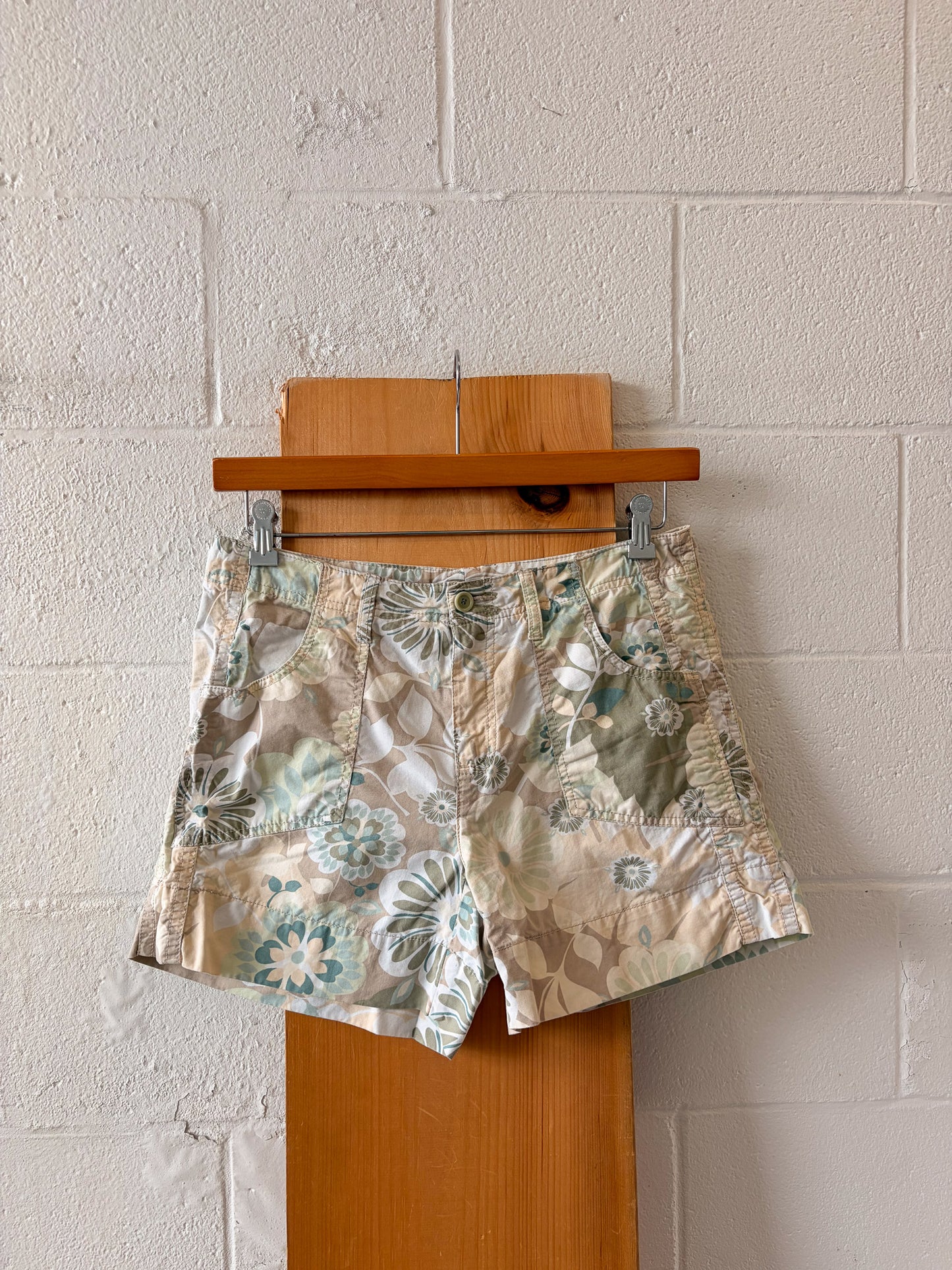Floral Patterned Shorts : 10