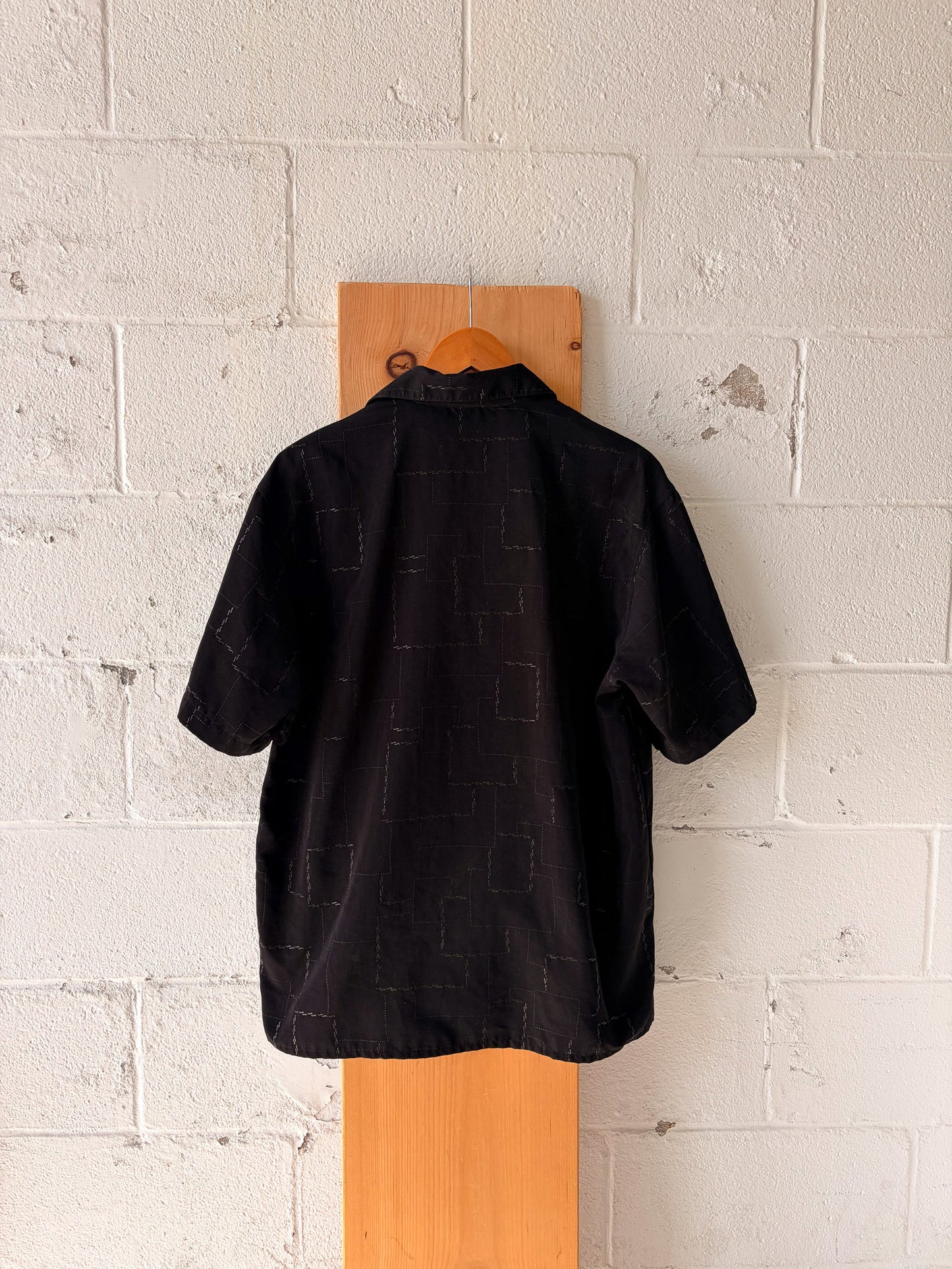 Black Short Sleeve Button Up : M
