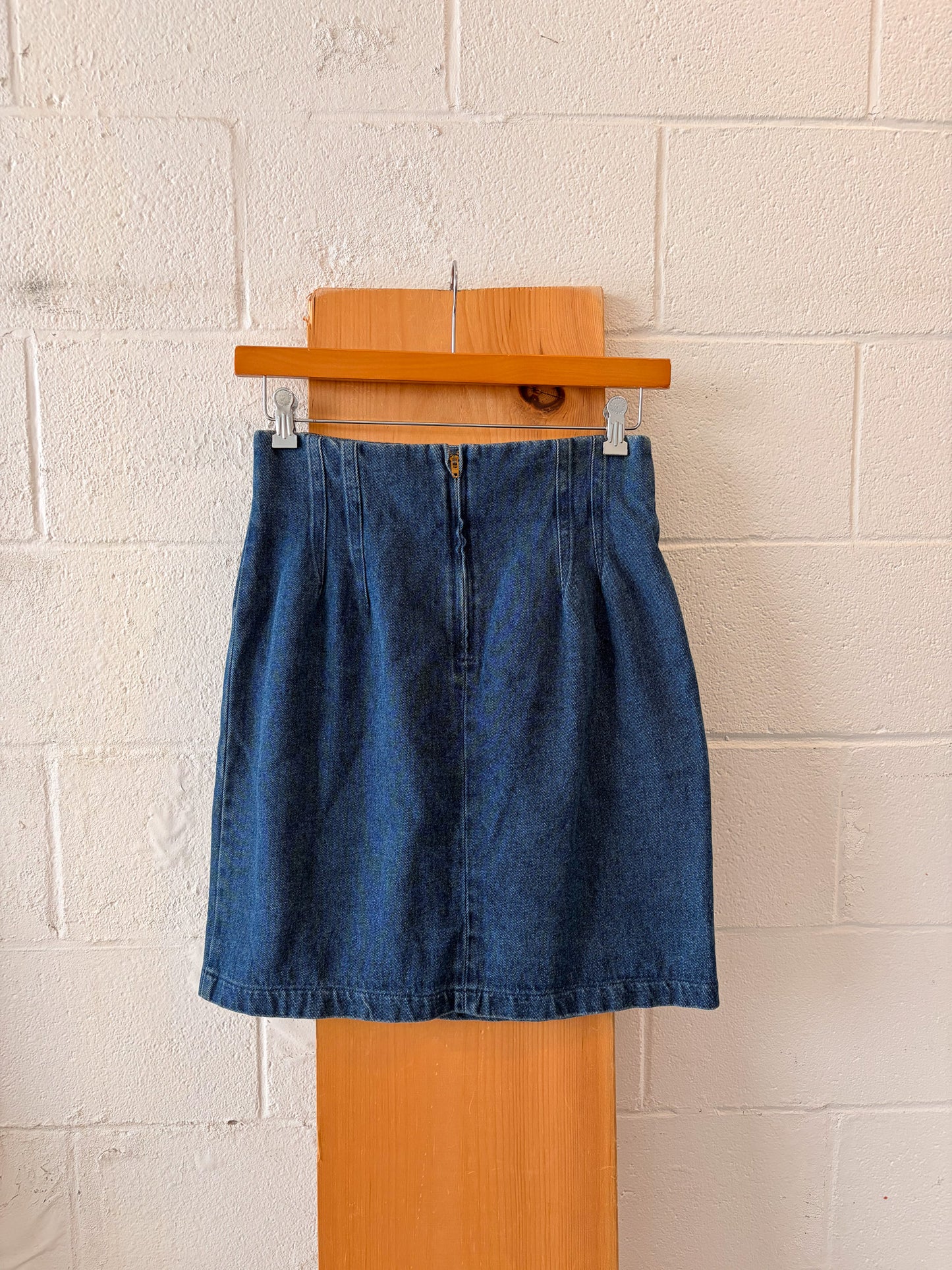 Medium Wash Denim Skirt : M