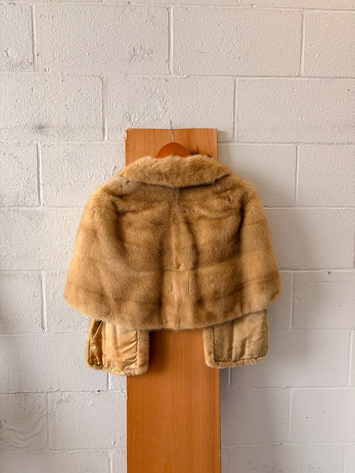 Vtg Fur Stole : OS (Local Pick Up Only) (As Is)
