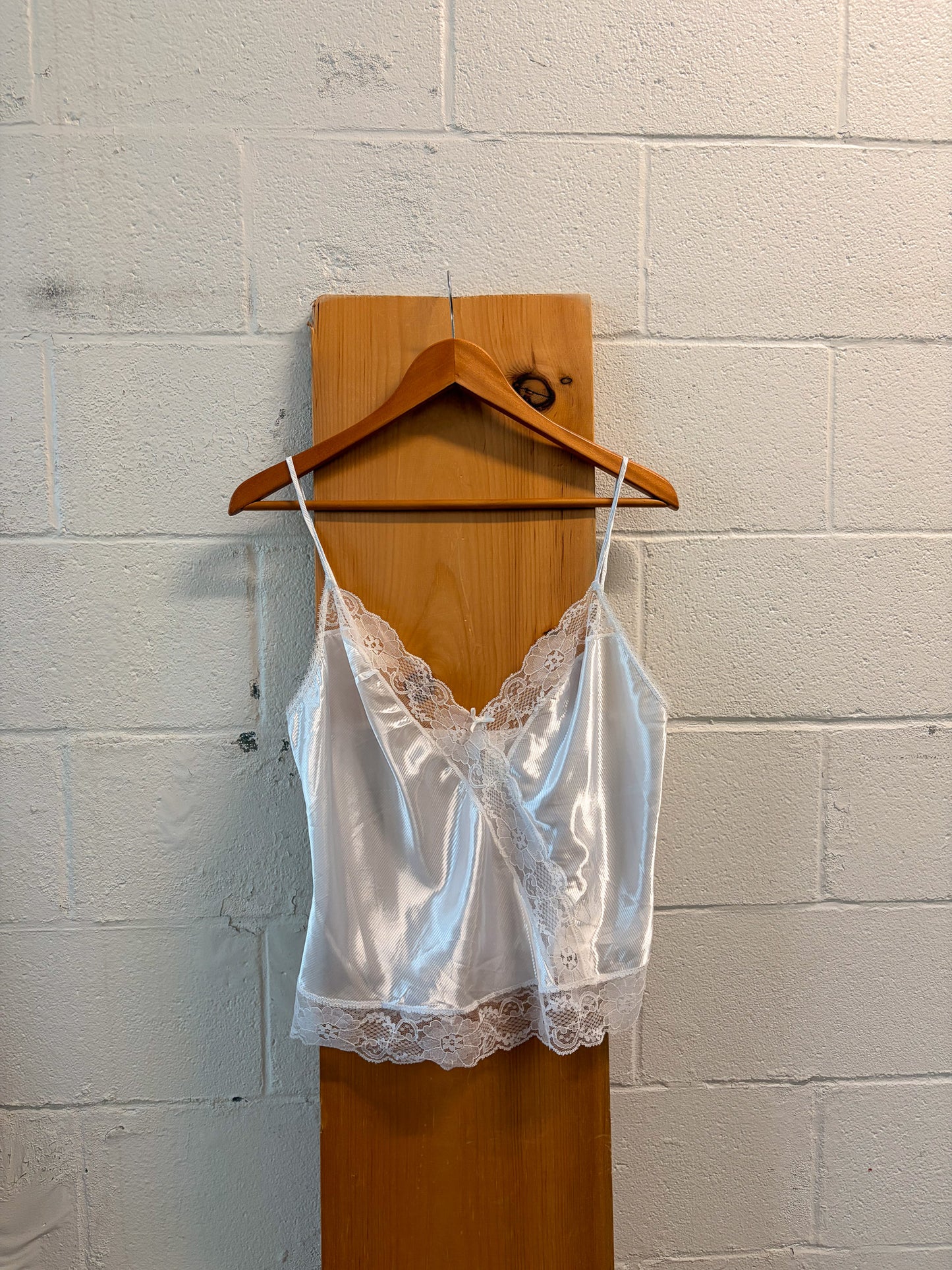 Vtg Shiny White Lace Trimmed Cami : L