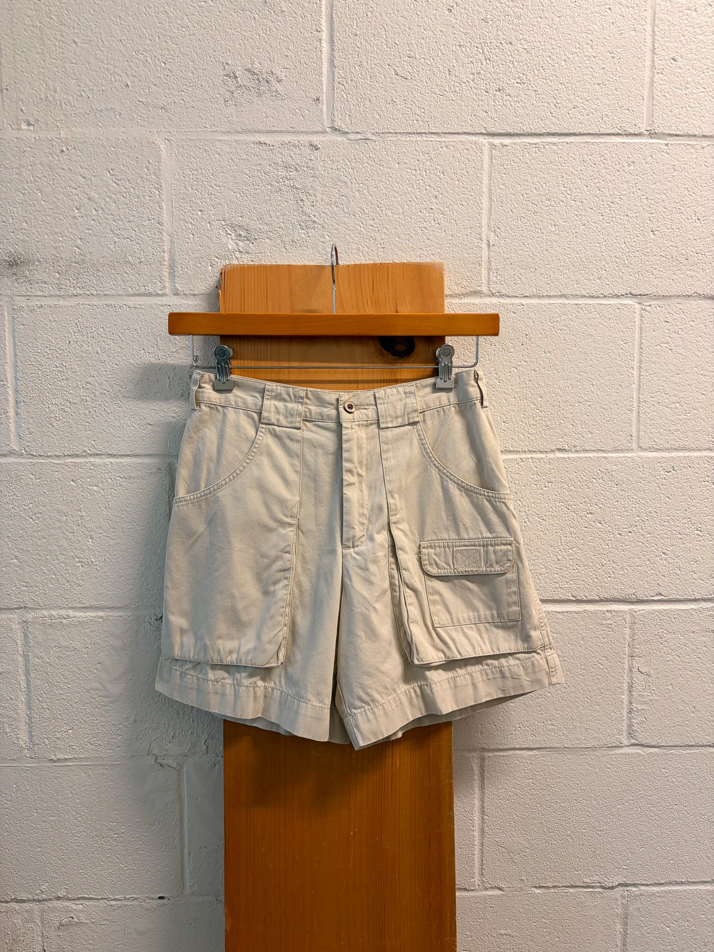 Eddie Bauer Light Khaki Cargo Shorts : 6P