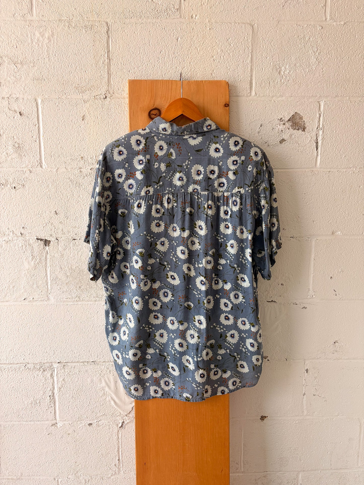 Floral Button Up Blouse : M