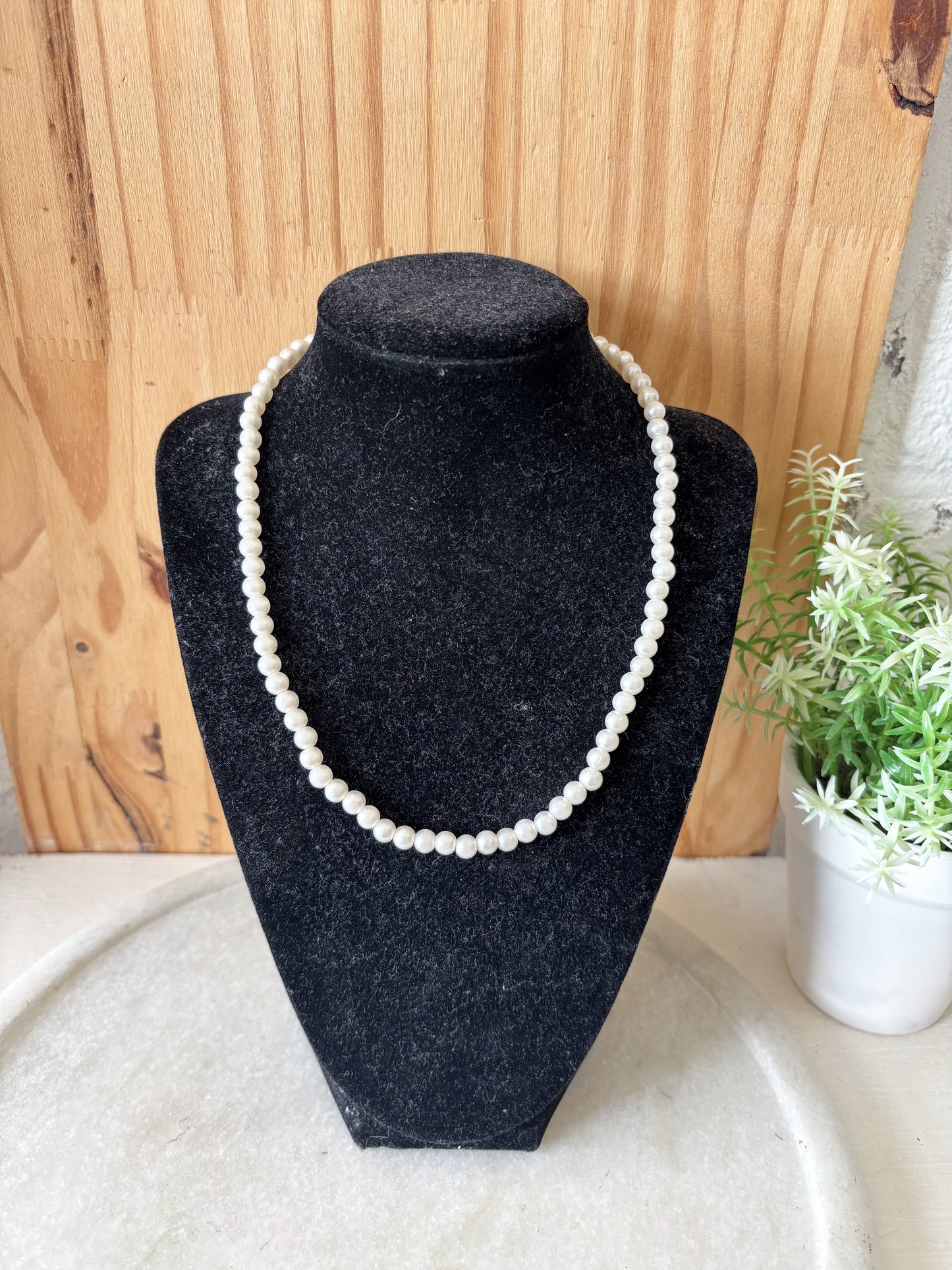 Pearl Style Necklace