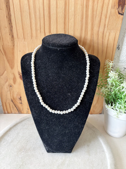 Pearl Style Necklace